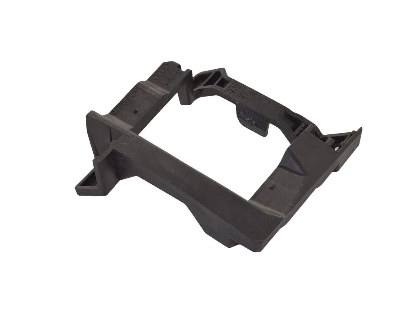 Кронштейн блока парктроника заднего бампера правый AUDI S4 2018г 8W0907176