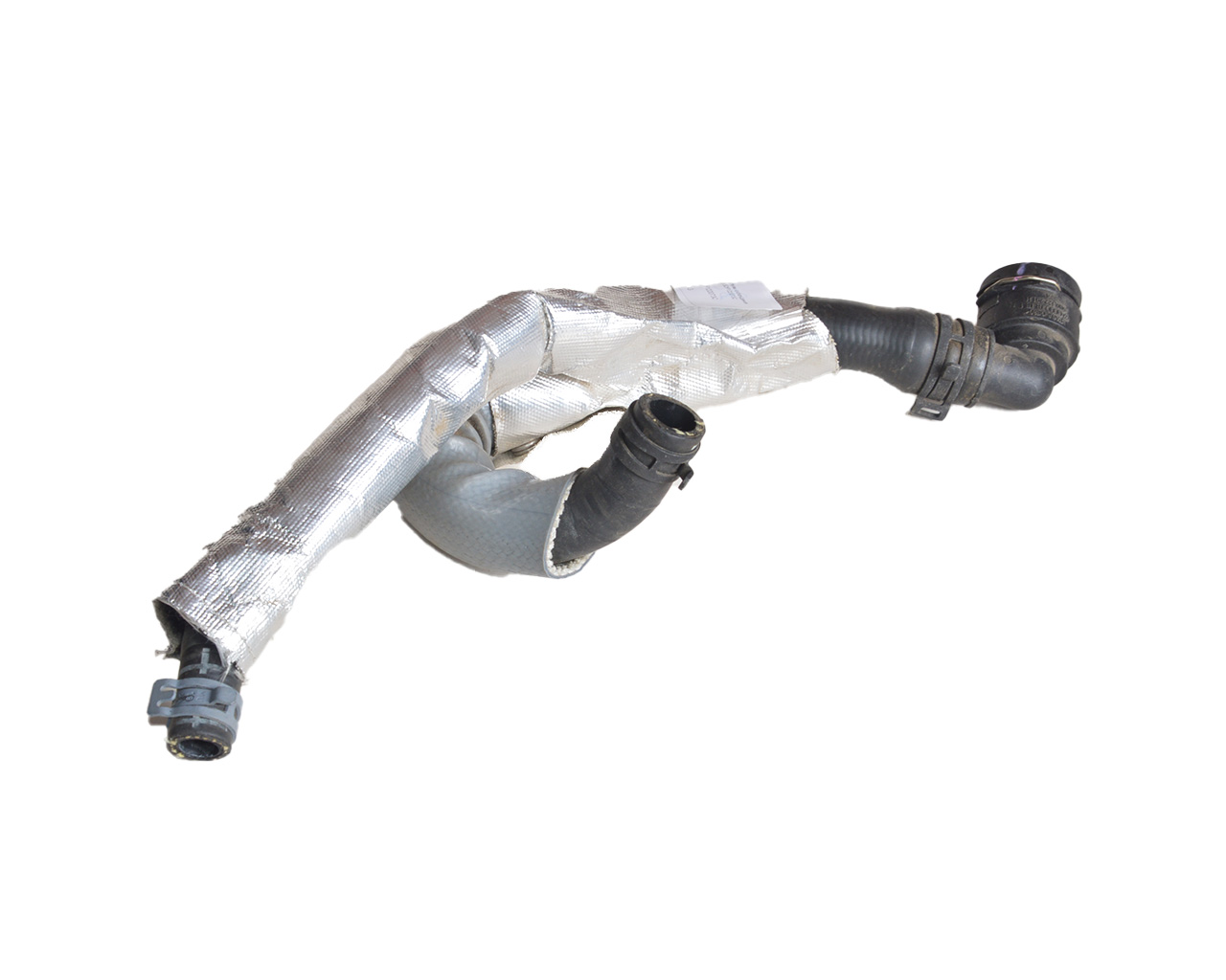 Патрубок системы охлаждения AUDI Q3 5QF122073C