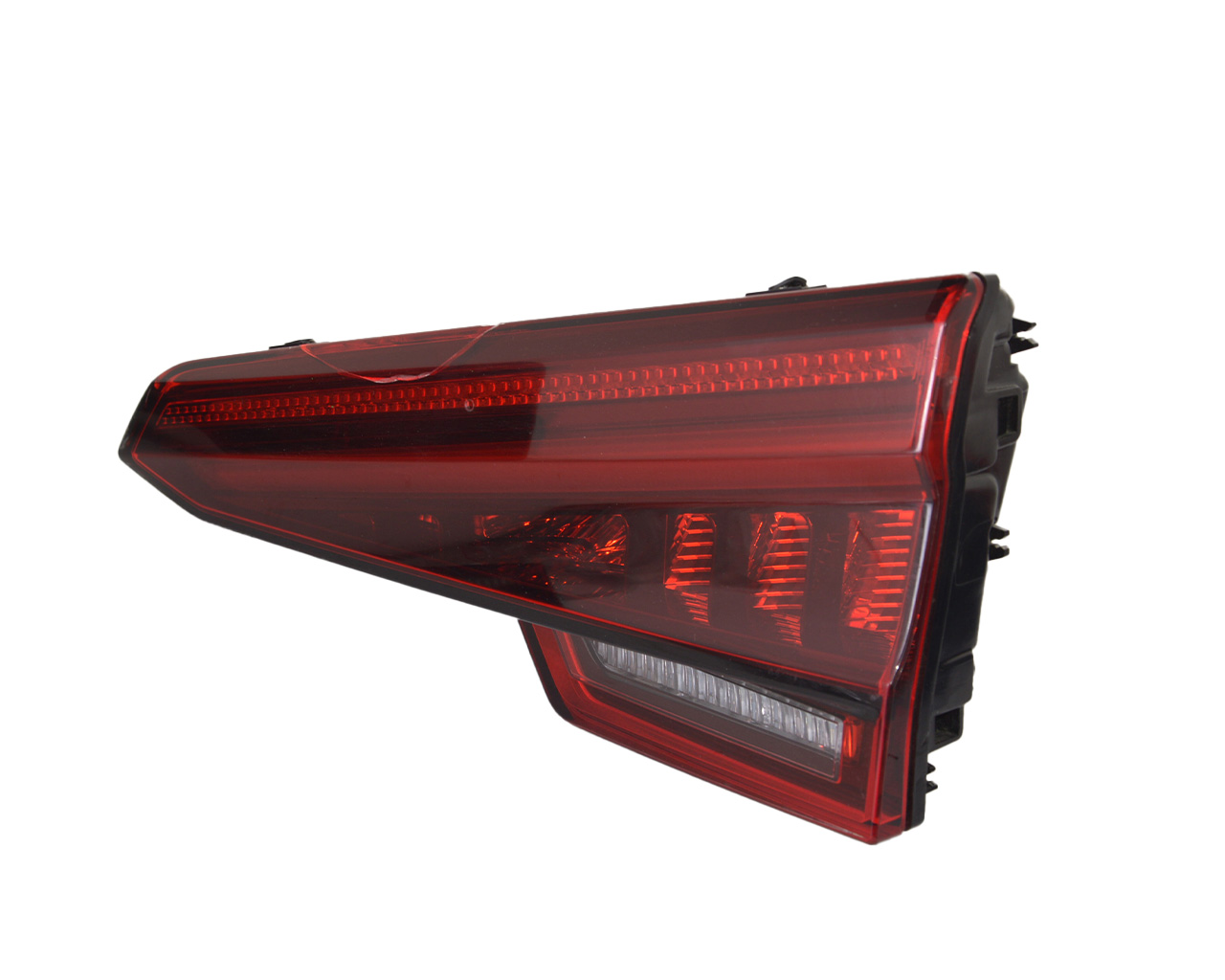 Фонарь задней правый внутренний (поврежденный) AUDI S4 2018 8W5945094D