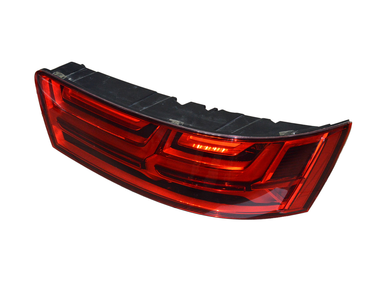 Фонарь задний правый AUDI Q7 с 2016г Б/У 4M0945094L