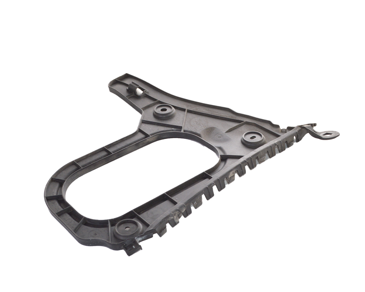 Кронштейн заднего бампера правый AUDI A3 8V5807378