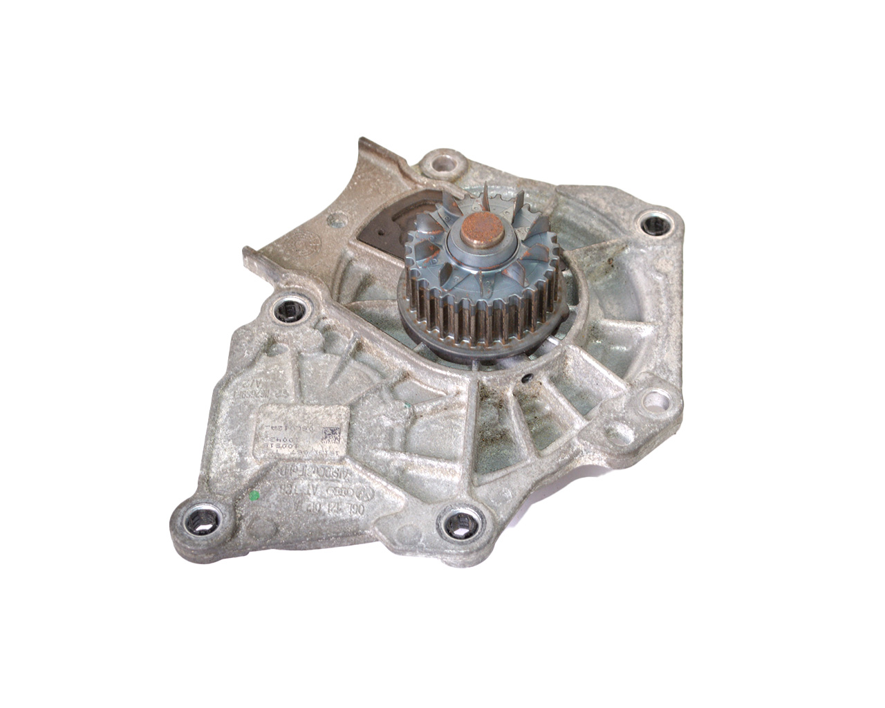 Насос системы охлаждения AUDI A3 06L121012A