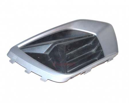 Решетка переднего бампера левая серебристая  AUDI Q3 2018г  83A807671TB2