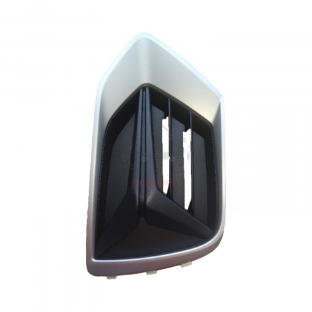 Решетка бампера центральная  AUDI Q3 2018г  83A807671  TB2