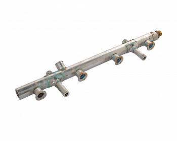 Топливна рейка AUDI A3 06K133317G