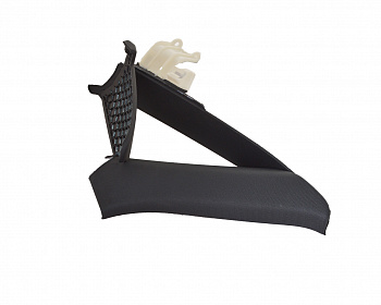 Обшивка стойки задней верхняя левая (треугольник) AUDI S4 8W5867287CXTY