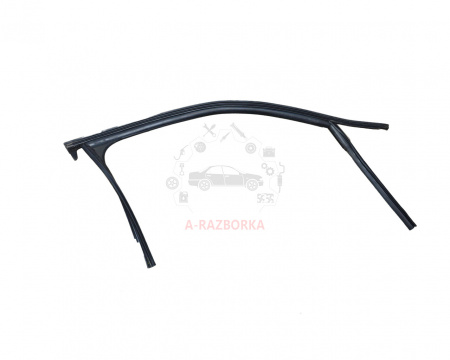 Уплотнитель стекла двери передний правый AUDI A3 8V5837432B