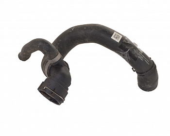 Патрубок системы охлаждения AUDI S4 8W0122055Q