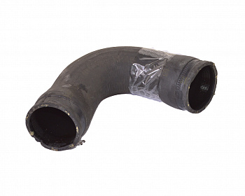 Патрубок интеркулера напорный AUDI A3 5Q0145834