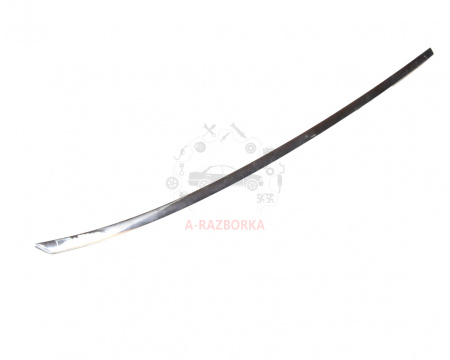 Молдинг уплотнителя стекла двери передней правой (Хром) AUDI A3 8V58376442ZZ