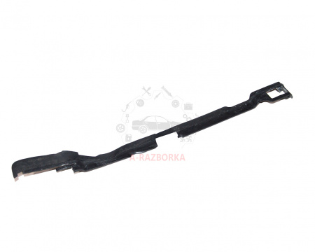 Кронштейн радиатора правый  AUDI A3 8V0121332