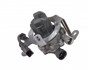 Насос воздушный (вторичный) с кронштейном AUDI A3 04E959231A / 5Q0906617A