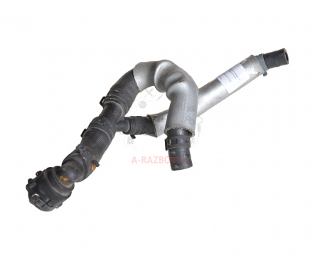 Патрубок системы охлаждения  AUDI A3 5Q0122073AA