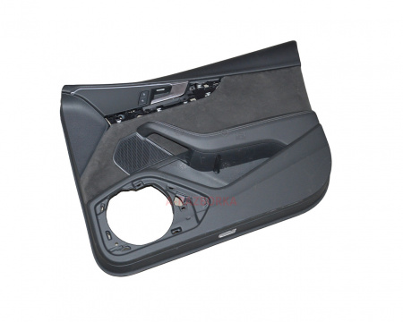 Обшивка двери передняя правая (в сборе)  AUDI S4 A4 RS4 8W0867104ADWFA 8W0867173A KND